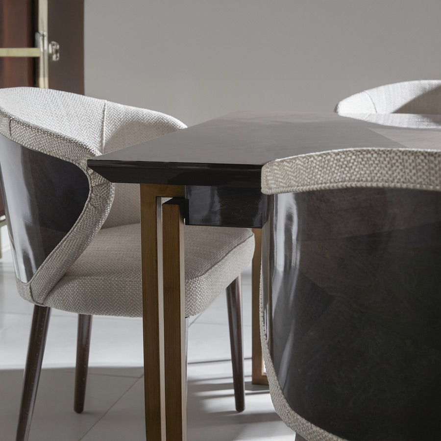 Detalle de la pata de la mesa Bond de la marca Hurtado.