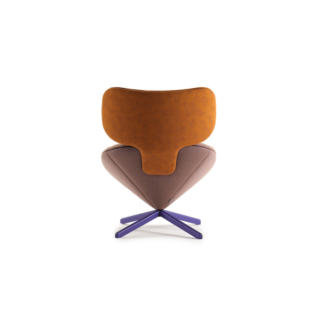 Vista trasera del sillón Tortuga de Sancal tapizado en tela con base giratoria de 4 aspas