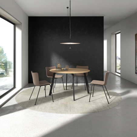 Mesa Kone redonda de Loyra con tapa en roble.