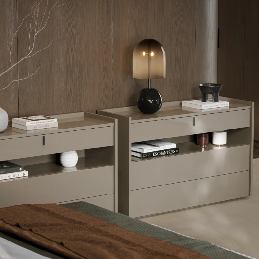 Dos cómodas Colline en ambiente, lacadas en alto brillo color beige
