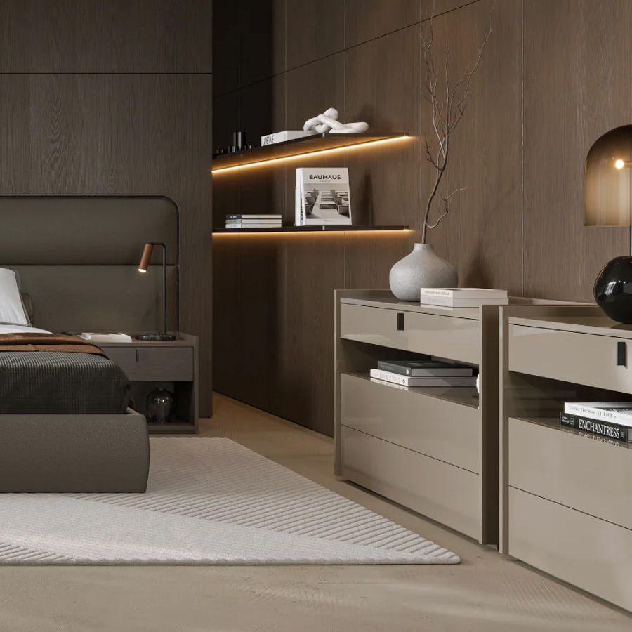 Dos cómodas Colline en ambiente de dormitorio, lacadas en alto brillo color beige