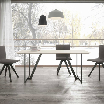 Mesa de comedor fija Nash de BoCubi, tapa lacada y canto biselado