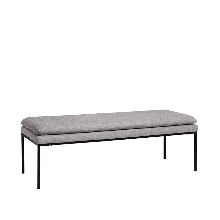 Banqueta Turin de Somcasa, tapizada en tela forest gris y patas de metal lacado en negro