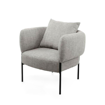 Butaca Agadir de Somcasa, tapizada tango beige y patas metálicas 2