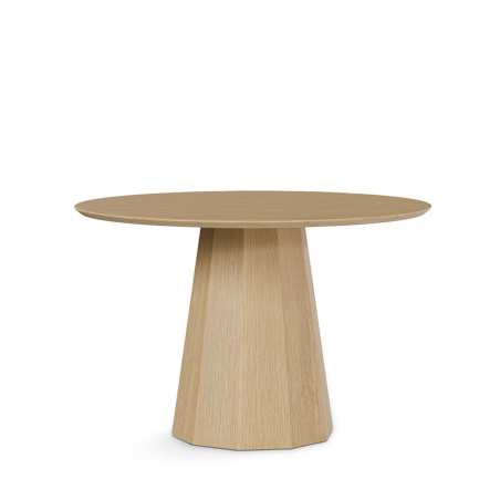 Mesa de comedor Regina, de Somcasa, acabado roble natural