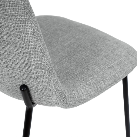 Silla Dana de Somcasa en acabado gris y vista detalle del tejido.