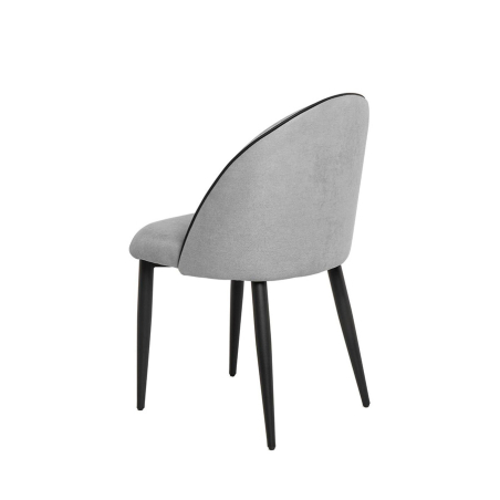 Silla Sloane de Somcasa en acabado gris claro y vista escorzada trasera.
