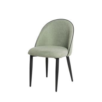 Silla Sloane de Somcasa en acabado beige y vista escorzada. 2