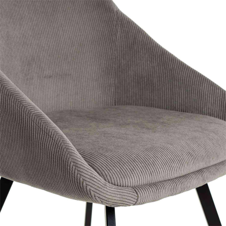 Silla Macie de Somcasa en acabado gris claro y vista detalle del asiento.