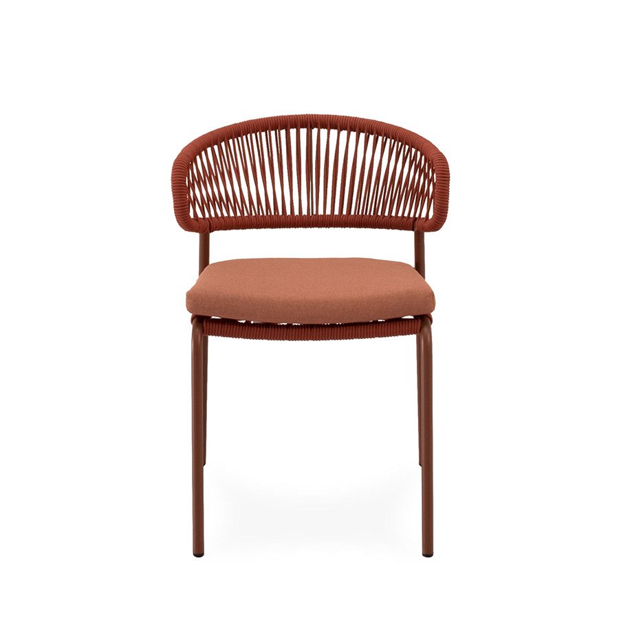 Silla Palmira de Somcasa para jardín en acabado terracota y vista frontal.