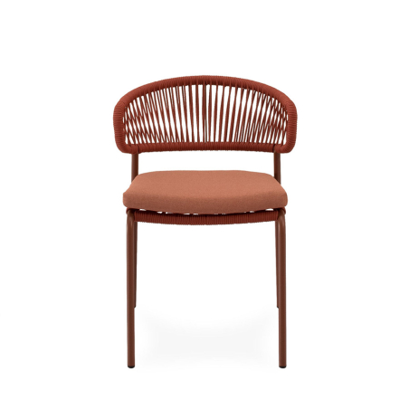Silla Palmira de Somcasa para jardín en acabado terracota y vista frontal.