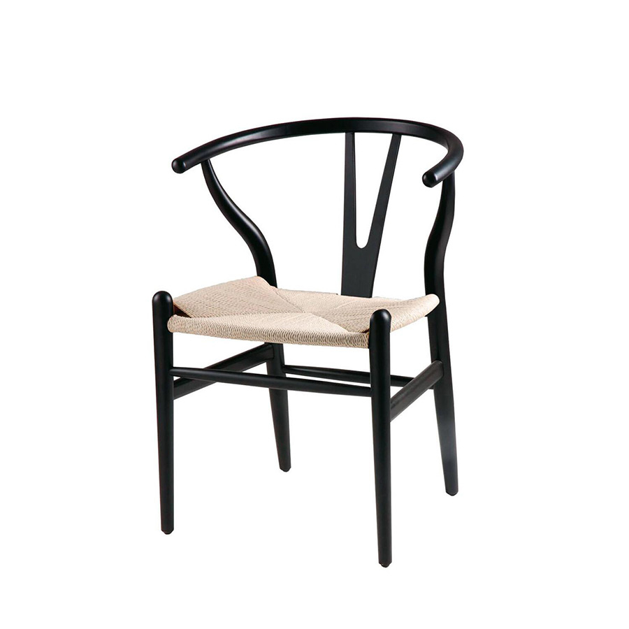 Silla Ada de Somcasa en acabado negro/natural y vista escorzada.