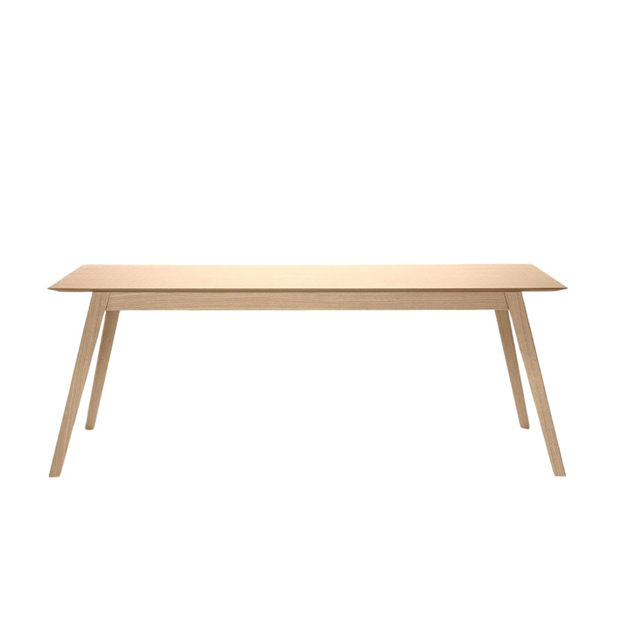Mesa Aise de Treku, con patas en madera maciza y encimera en chapa de madera natural