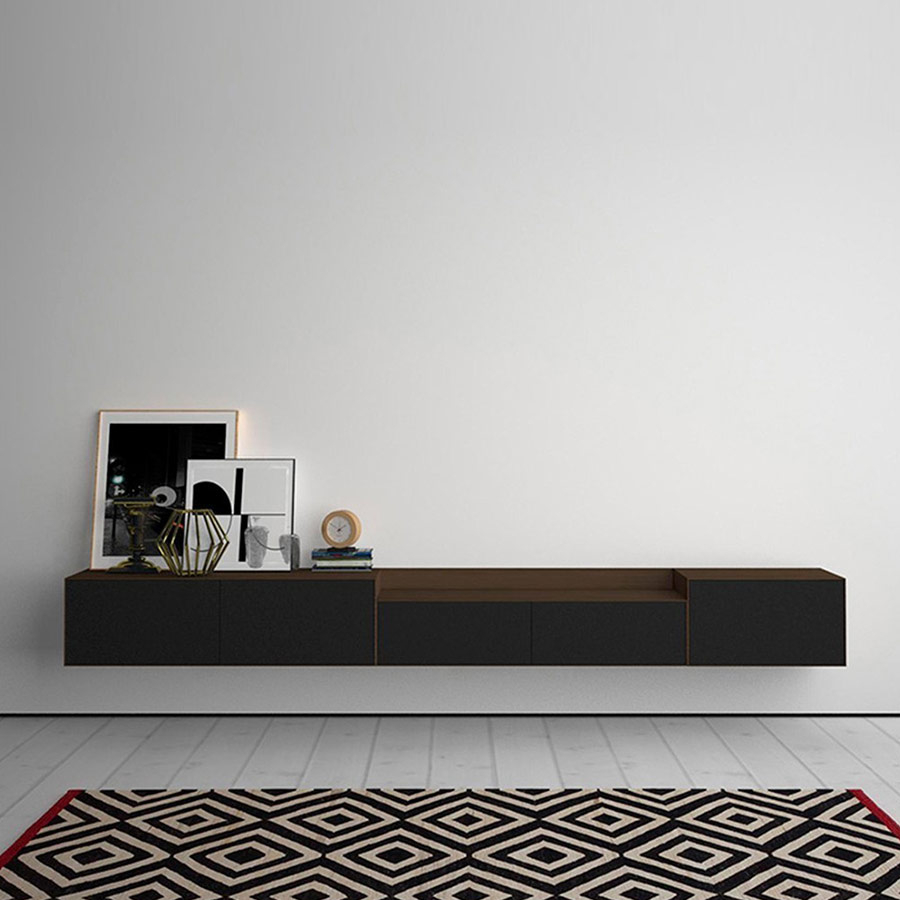 Mueble TV Lauki, de Treku, acabado nogal y lacado grafito