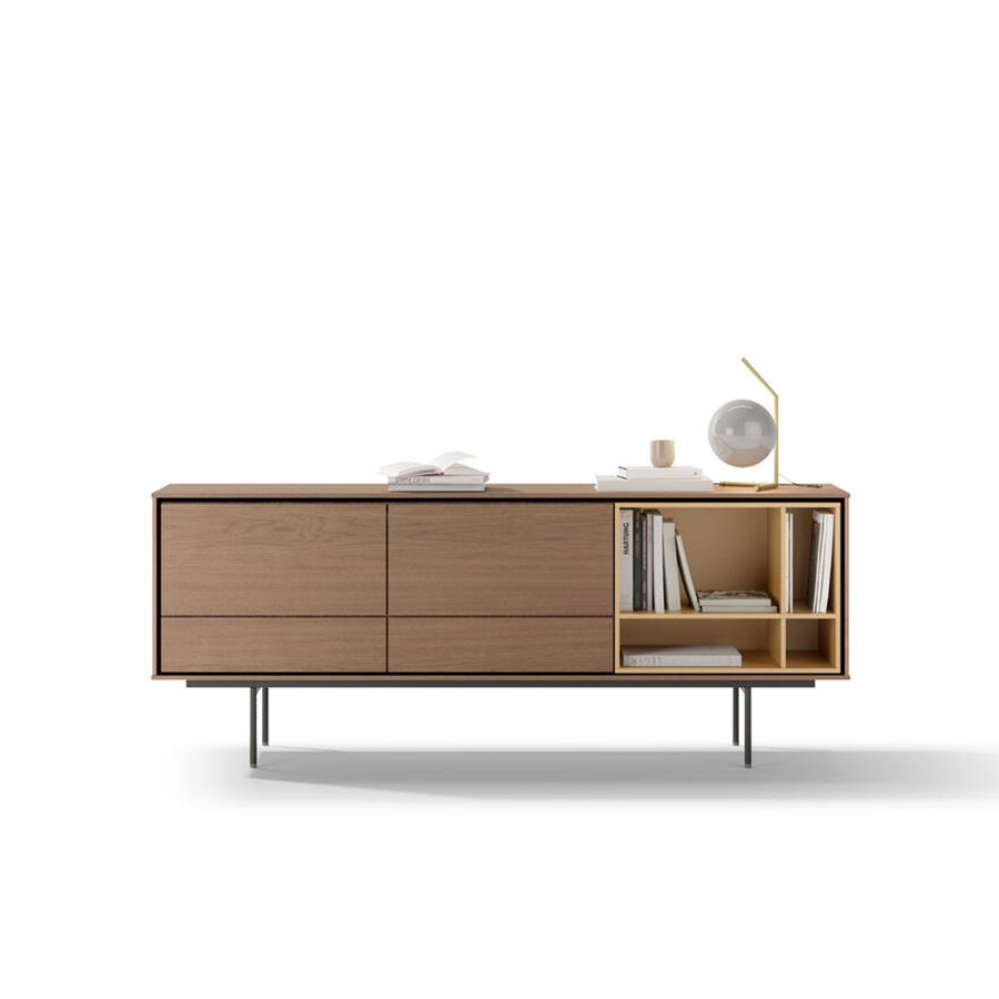 Aparador Aura 25 de Treku, fabricado en chapa de madera natural y DM lacado, con pie metálico cilíndrico