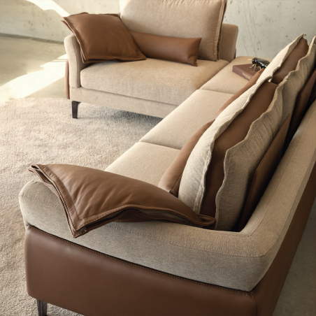 Chaiselongue MK. 1230 de la firma de diseño Moorki y vista lateral del brazo.