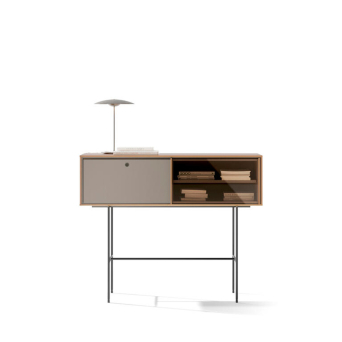 Consola Aura 5 de Treku, con módulo diáfano compartimentado con puerta corredera y módulo puerta batiente.
