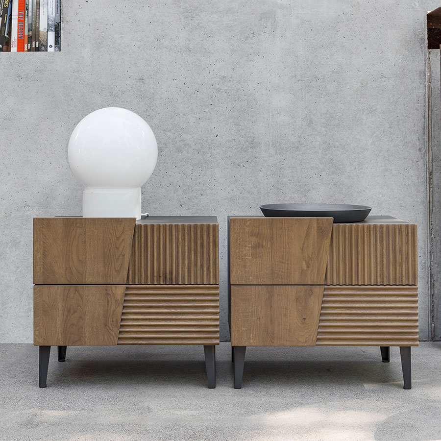 Mesita de noche Design, de Devina Nais, en madera maciza
