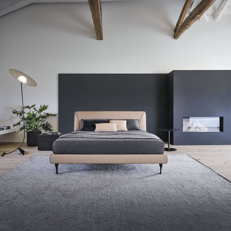 Cama Ès de la firma de diseño Twils en acabado crema y vista frontal.
