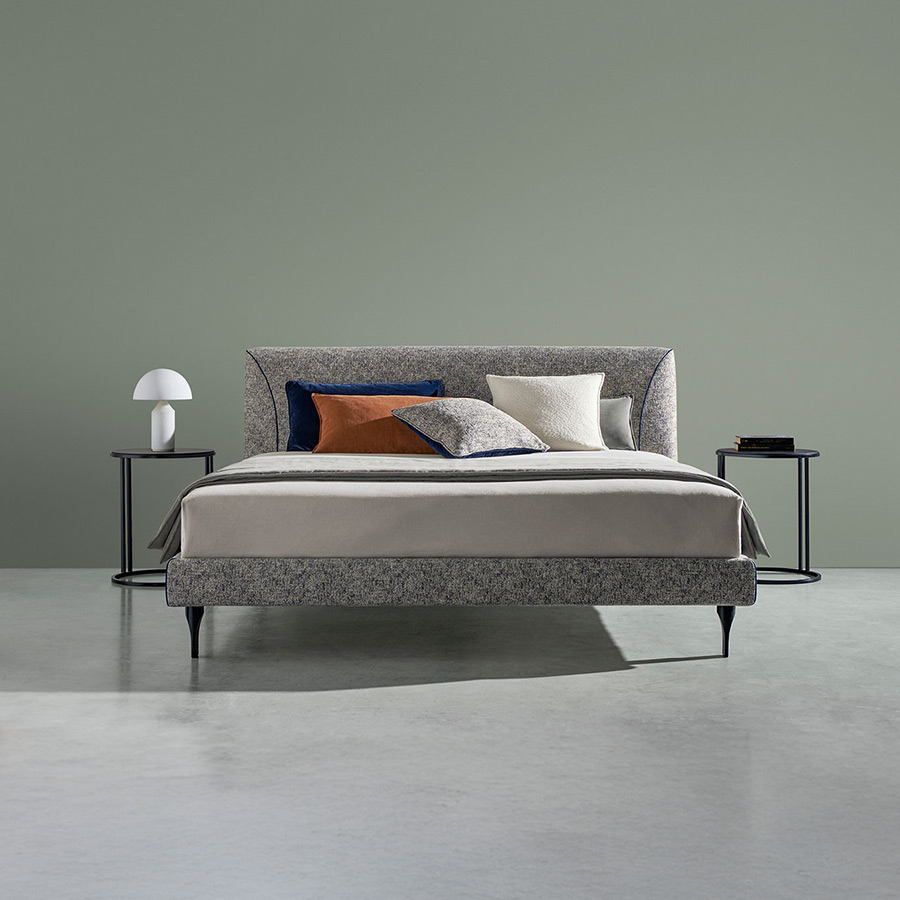 Cama Ès de la firma italiana Twils en acabado gris y vista frontal.