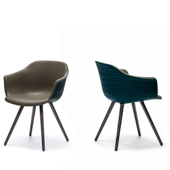 Butaca Indy 4 patas, de Cattelan Italia, acabado de las patas roble ahumado y asiento fango 2