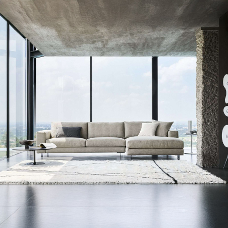 Chaiselongue T-Time de la firma de diseño italiana Twils en acabado beige y vista frontal en ambiente.