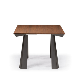 Consola extensible Convivium de Cattelan Italia, con base de acero barnizado gofrado y tapa en laminado