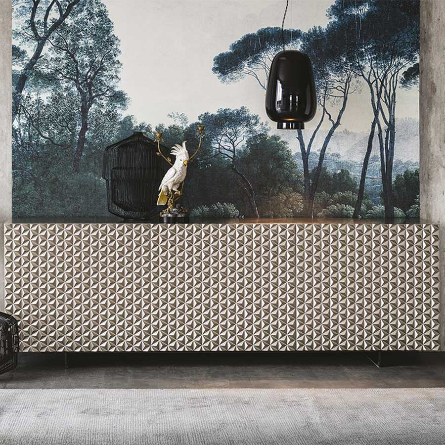 Aparador Royalton de Cattelan Italia fabricado en madera con puertas en poliuretano