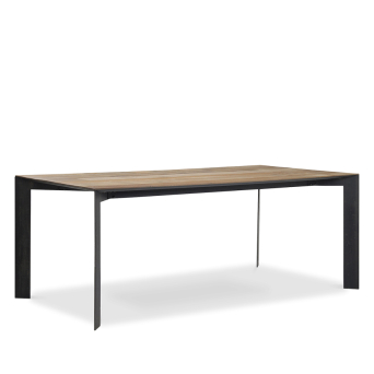 Mesa Fusion rectangular de PLM Design, con tapa de teca reciclada maciza y patas de acero lacado