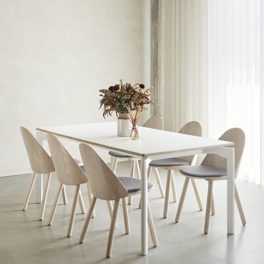 Silla Uma de Teulat integrada en ambiente de comedor