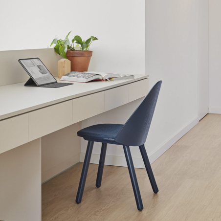 Silla Uma de Teulat integrada en ambiente de escritorio