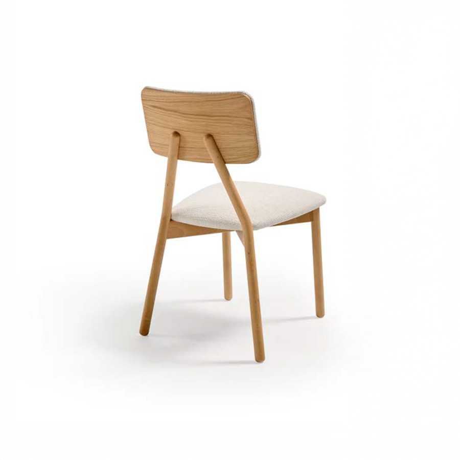 Silla Tada de Pemi Mobiliario en acabado Arnol 4 y vista trasera.
