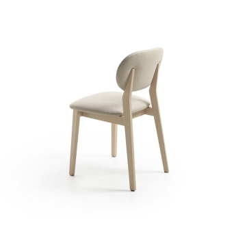 Silla Cedro de la marca nacional Pemi en tapizado butan 7 y vista frontal. 2