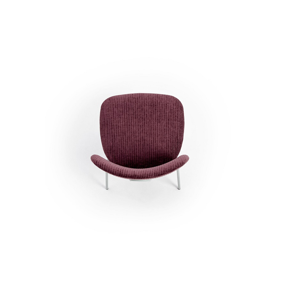 Silla Lora de la marca nacional Pemi Mobiliario en acabado Andros 14 y vista del asiento.