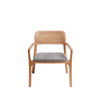 Silla Aitana de Crisal Decoración, en madera con asiento tapizado y respaldo en ratán 2