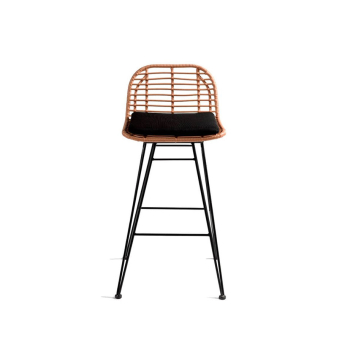 Taburete de terraza de Crisal Decoración, en ratán sintético y base metálica 2