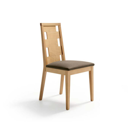 Silla Sala de Pemi Mobiliario en vista escorzada.