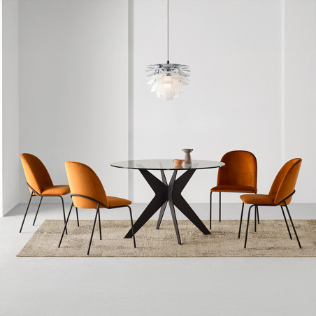 Mesa Mon de Pemi Mobiliario en vista de ambiente con sillas modelo Nova.