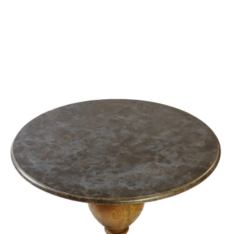 Mesa redonda fabricada en mármol y madera, de Crisal Decoración 2