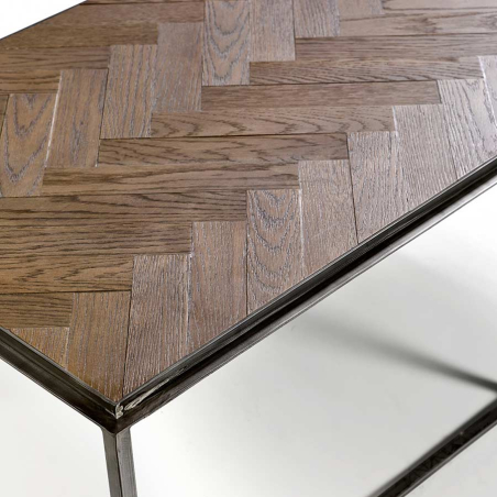 Detalle del tablero de madera con trenzado dibujado de la Mesa madera y metal de Crisal Decoración