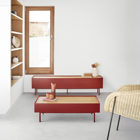 Mueble TV Arista de Teulat, con puertas y cajones, integrado en ambiente