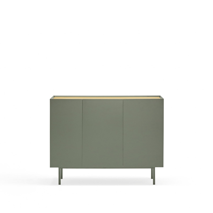 Aparador Arista de Teulat, con tres puertas y fabricado en DM lacado verde
