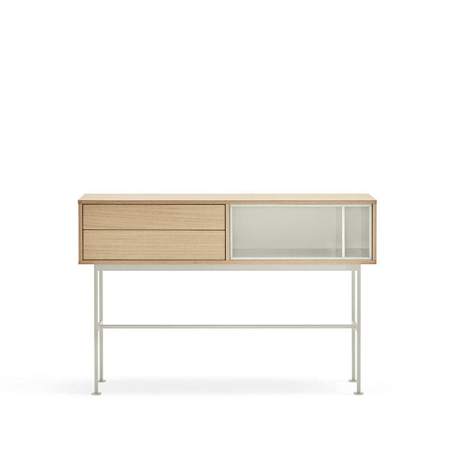 Consola Yoko de Teulat, en chapa de roble y detalles crema