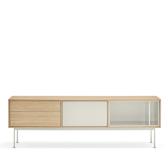 Mueble TV Yoko de Teulat, que combina chapa de roble y detalles color crema