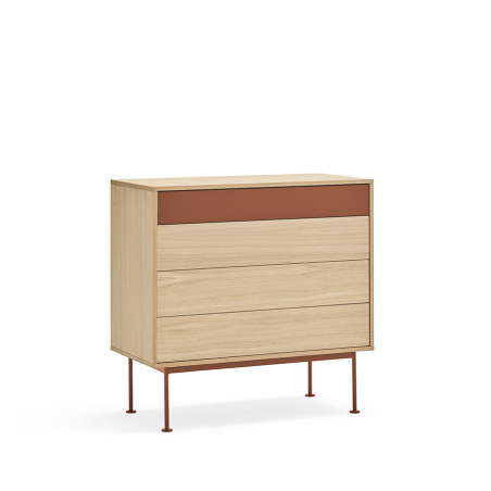 Cómoda Yoko de Teulat, en chapa de roble y MDF acabado teja