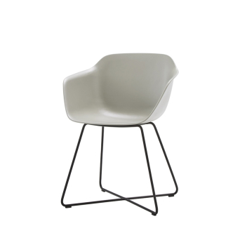 Sillón Taia con base varillas y de polipropileno, de Inclass
