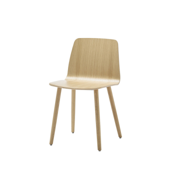 Silla Varya Wood de madera de roble, de Inclass