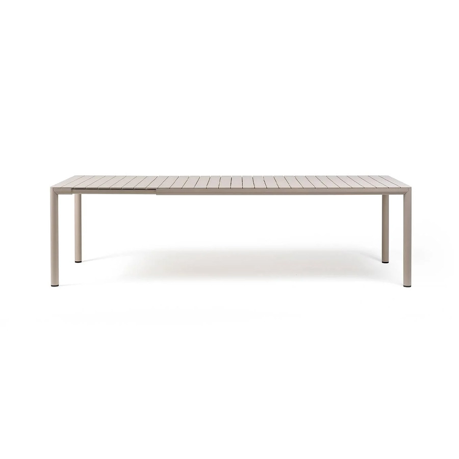 Mesa de terraza de la firma de diseño italiana Nardi de tamaño 211y acabado corda.
