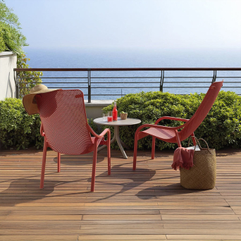 Mesita de terraza Spritz de la firma de diseño italiana Nardi en acabado blanco. 2