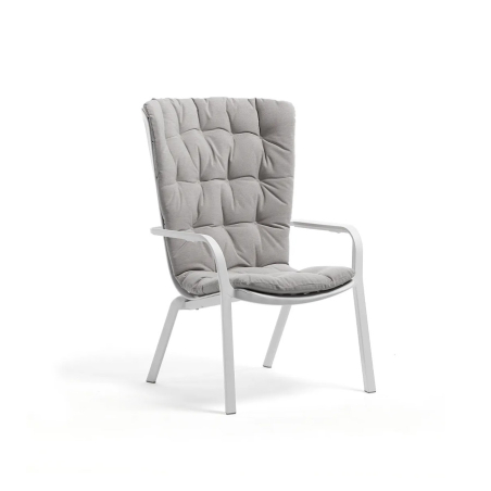 Sillón de terraza Folio confort de la firma de diseño Nardi en acabado estructura blanco y cojín gigrio.